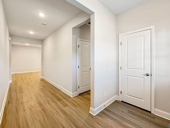 3rd image of 409 Ronnie Dr SE