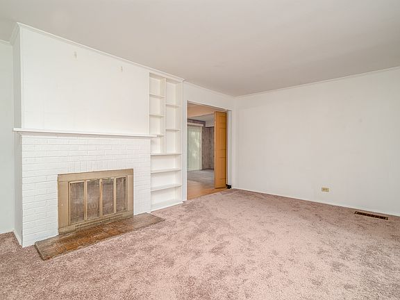 2nd image of 1 Marquette Pl