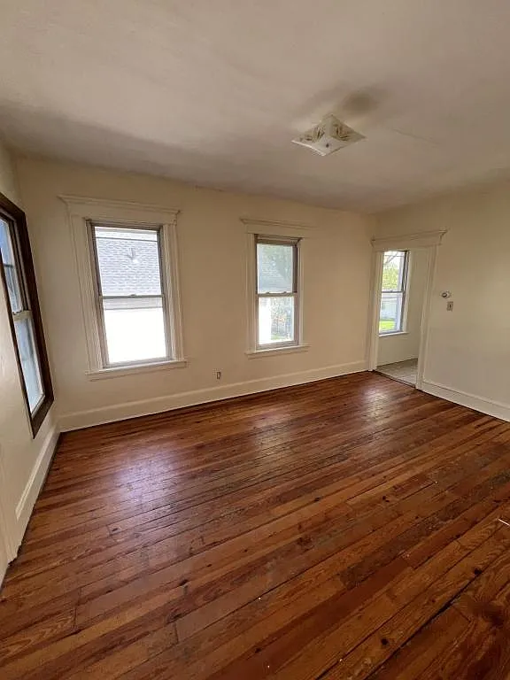 1213 Oswego St — Photo 4