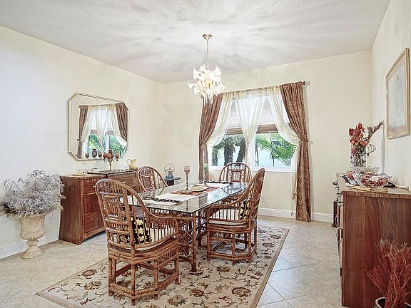 3rd image of 12170 SW Bennington Cir