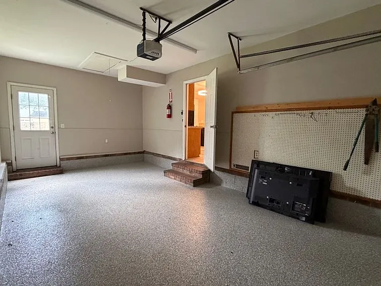 193 Amelia Dr W — Photo 13