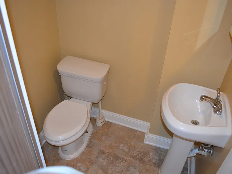 1111 5th St NW #2 — Photo 7
