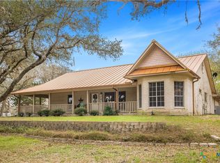 2896 Live Oak Rd, Cuero, TX 77954