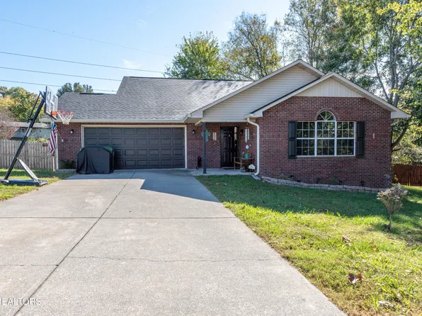 1014 Willow Creek Cir, Maryville, TN 37804