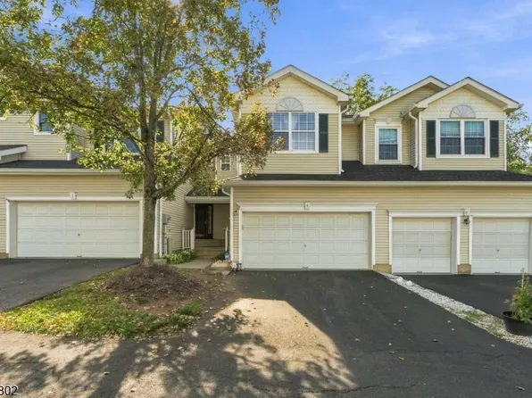 9 Old Orchard Ct, Clinton Town, NJ 08809