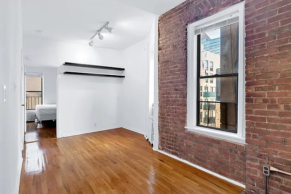 Rented by Cooper & Cooper Real Estate | media 26