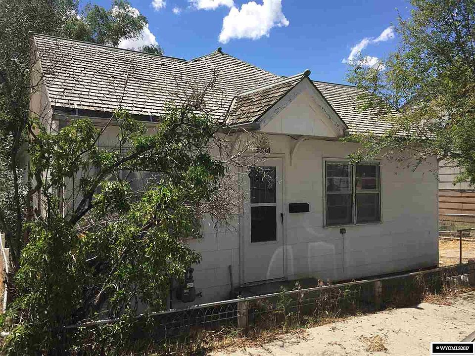 1st image of 208 Liberty St