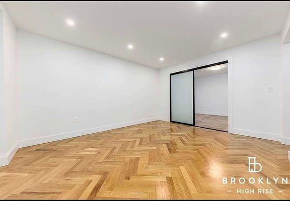 4th image of 11 Crooke Ave #1DD