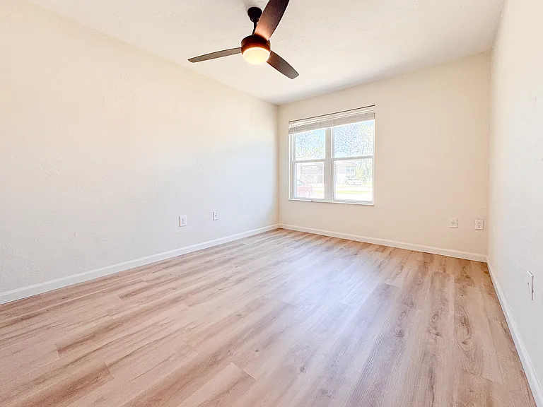 18102 Sandalwood Dr #102 — Photo 33