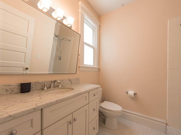 2nd image of 988 Pine St #1