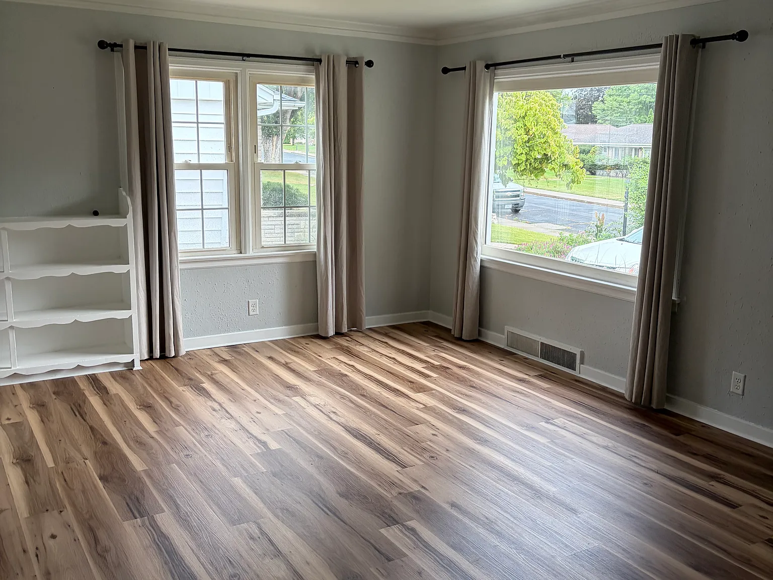 515 W Knoll Crest Dr — Photo 3