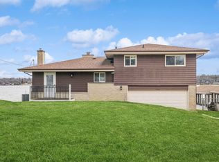 3510 W Lake Shore Dr, Wonder Lake, IL