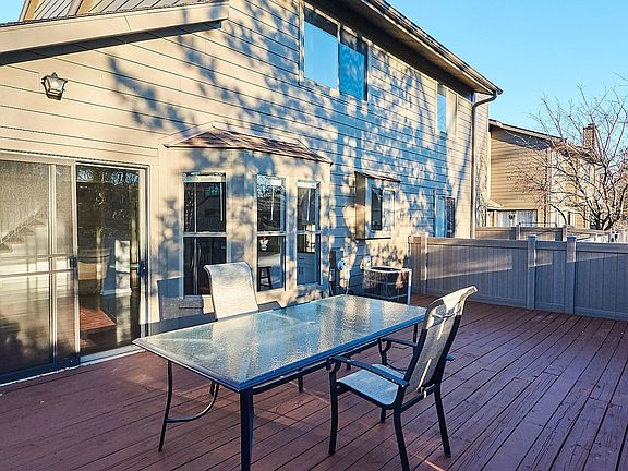 3rd image of 8016 Wildwood Ln