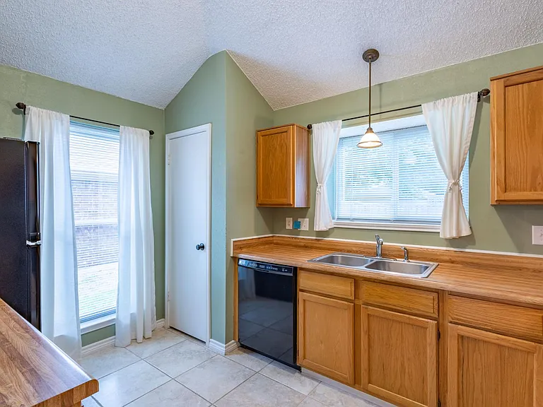 1526 Haven Pl — Photo 13