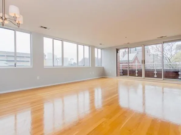 6 Canal Park APT 210, Cambridge, MA 02141