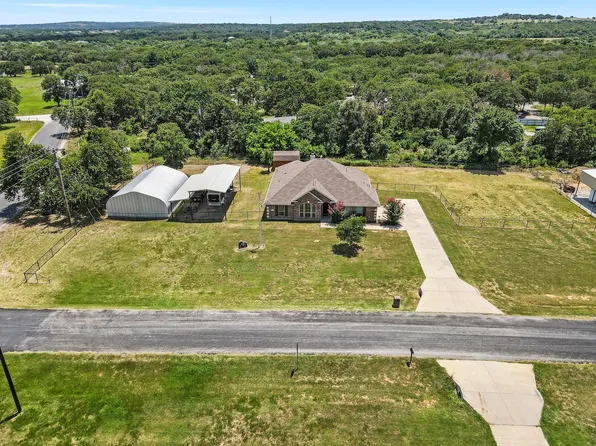 101 Hampton Ln, Springtown, TX 76082
