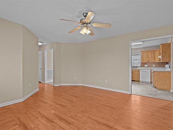 4th image of 111 Combine Ln