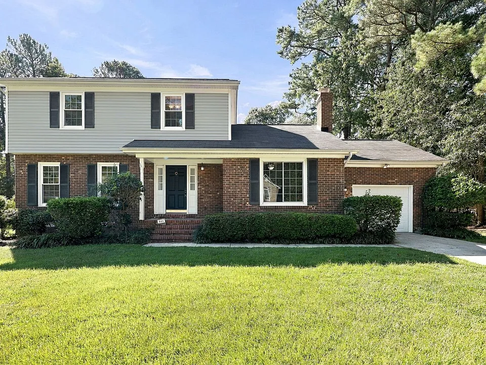 123 Robinhood Dr