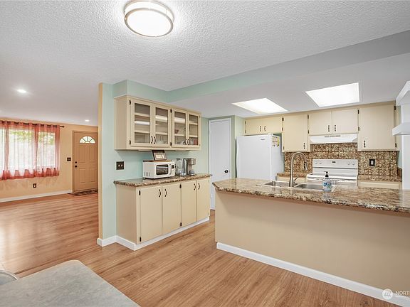 3rd image of 1608 Alder Street SE