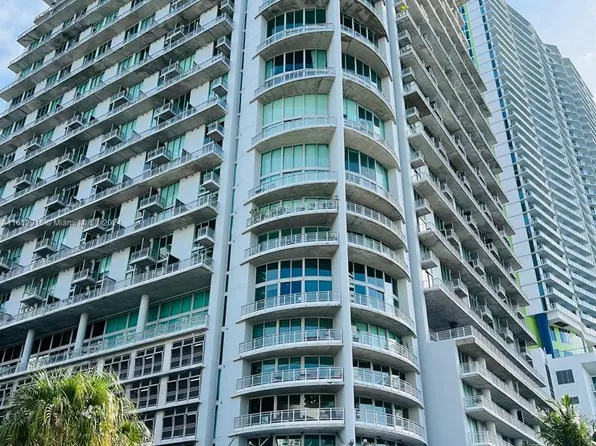 690 SW 1st St APT 1221, Miami, FL 33130