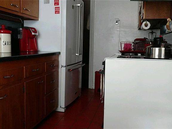 5th image of 3349 Wilson Ave