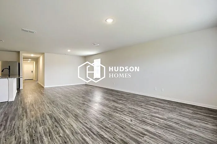 4 bed, 2.0 bath, 1788 sqft, $1,725 — Photo 3