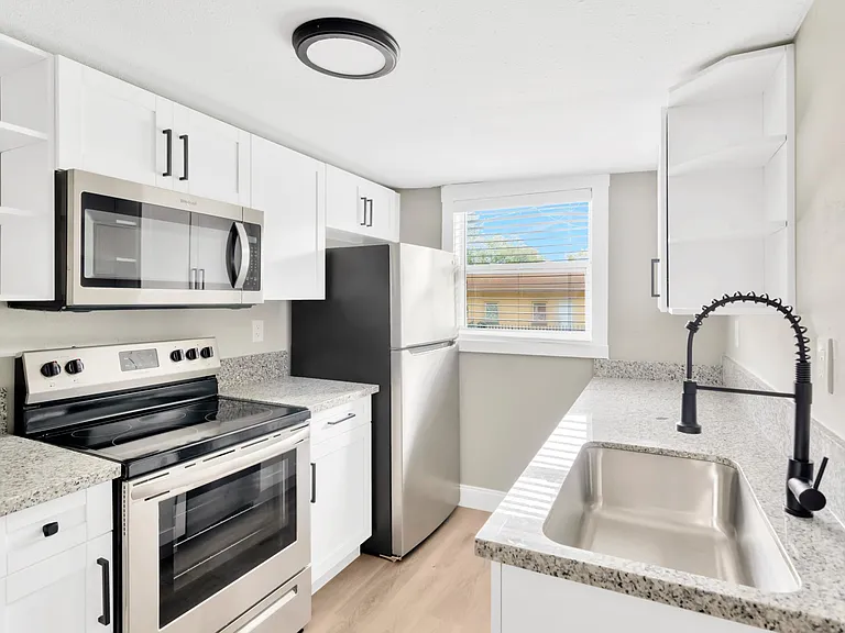 547 Wildwood Way #B — Photo 14