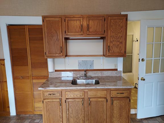 5th image of 14 Summer Ave #1R
