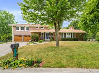 101 Hickory Ln, Morris, IL 60450