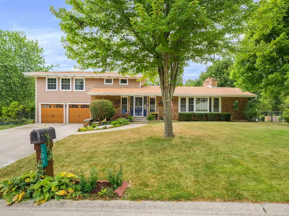 101 Hickory Ln, Morris, IL 60450