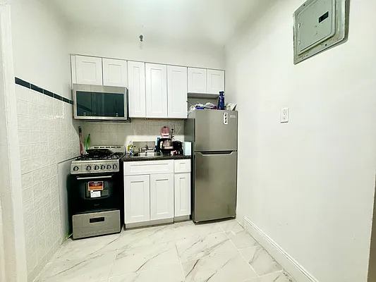 Rented by Avenues Real Estate | media 5