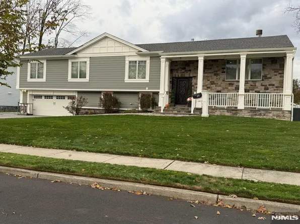 277 Columbia Ter, Paramus, NJ 07652