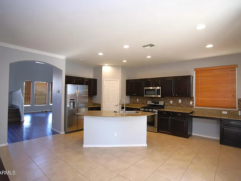 2840 S Miller Dr — Photo 13