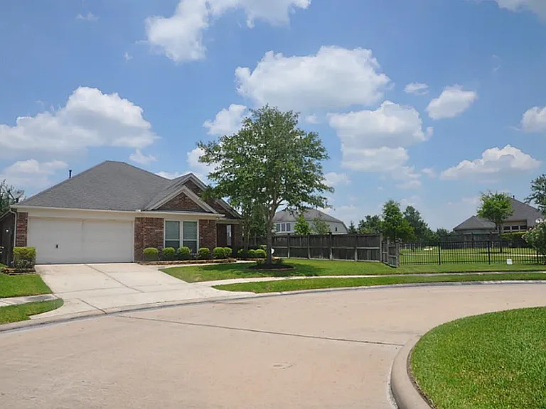 20906 Springport Ct — Photo 2