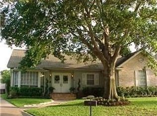 3114 Briar Ct, Sugar Land, TX 77478