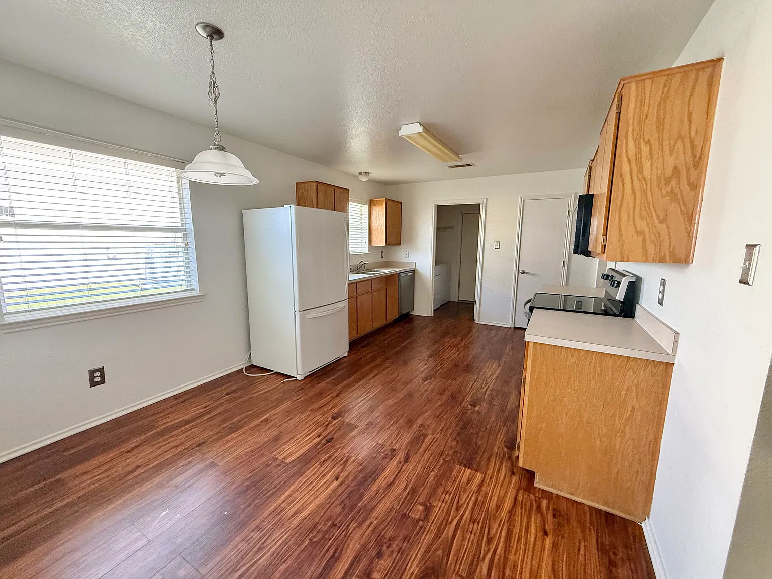 4 bed, 1887 sqft, $1,750 — Photo 3