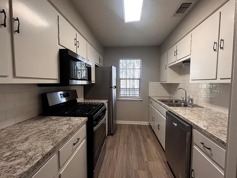 3306B Doolin Dr — Photo 6