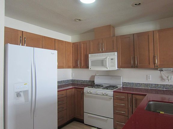 5th image of 4256 Aspen St