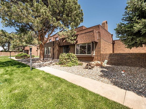 5th image of 28 Villa Dr