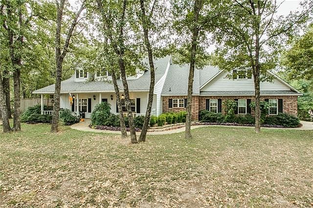 1st image of 1029 Oak Holw