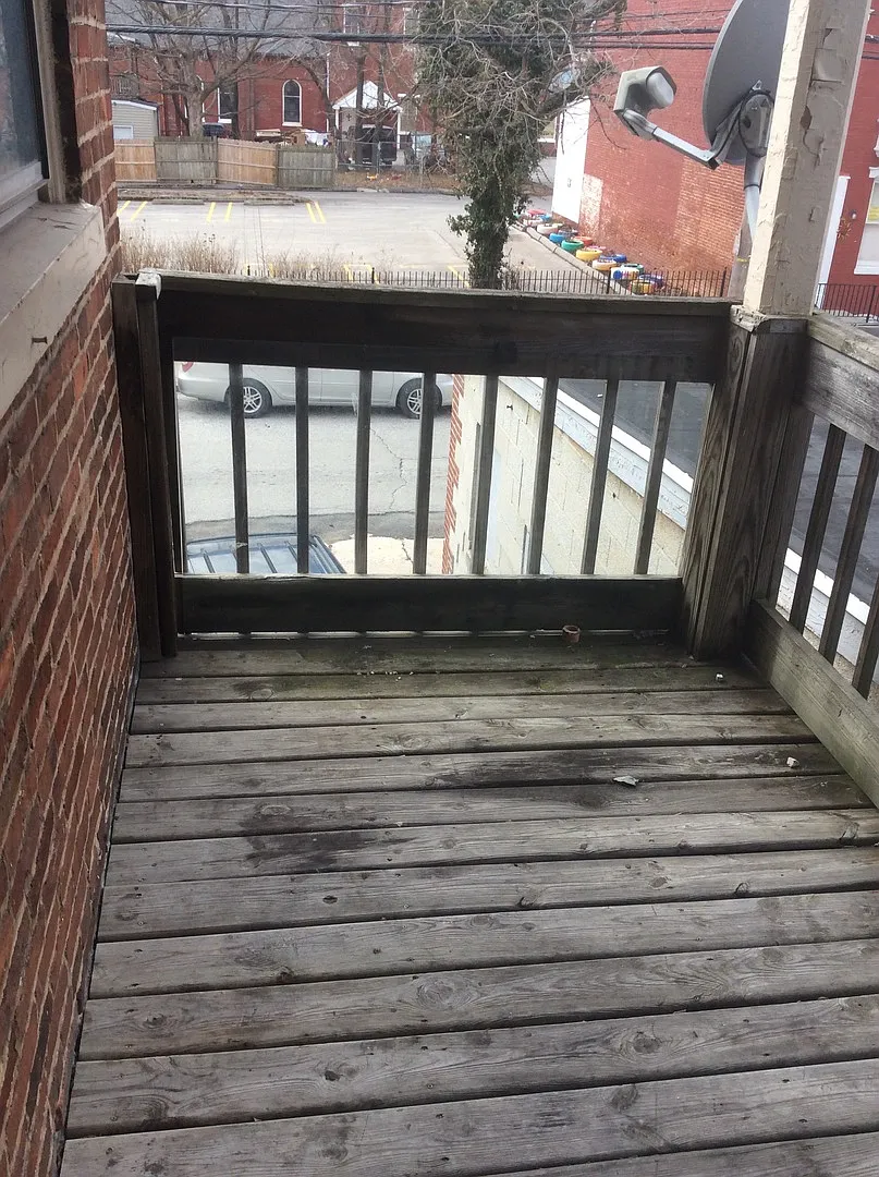 Spacious 2 Bedroom in Oldetowne East-York City SD — Photo 2