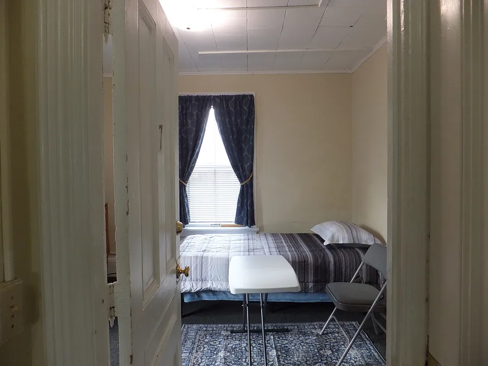 234 Main St #7