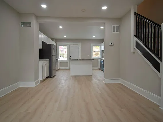 205 S Union St — Photo 5