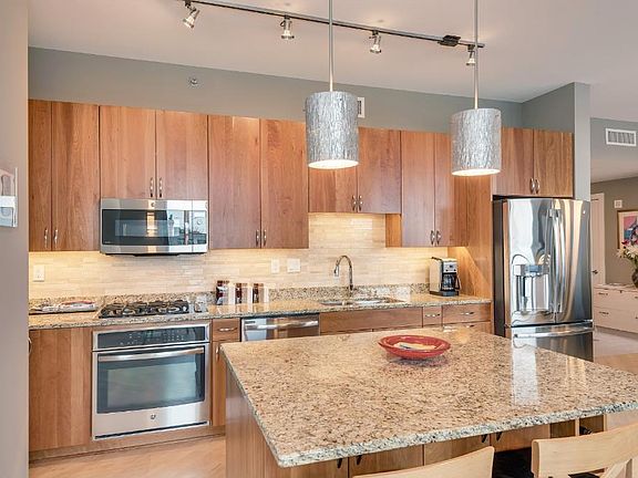 3rd image of 1120 2nd St S #212