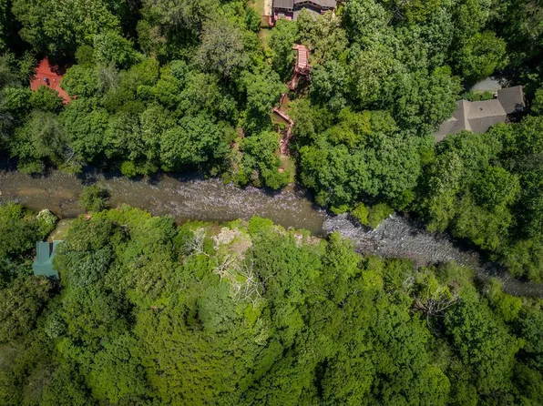 417 Riverwood Rd, Ellijay, GA 30536