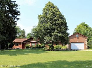 59660 E Eight Mile Rd, South Lyon, MI 48178