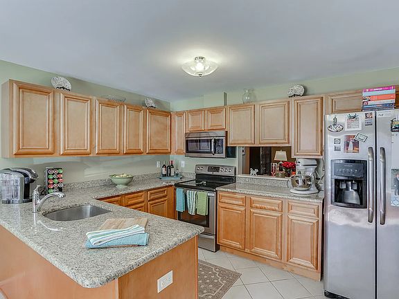 5th image of 11804 New Country Ln