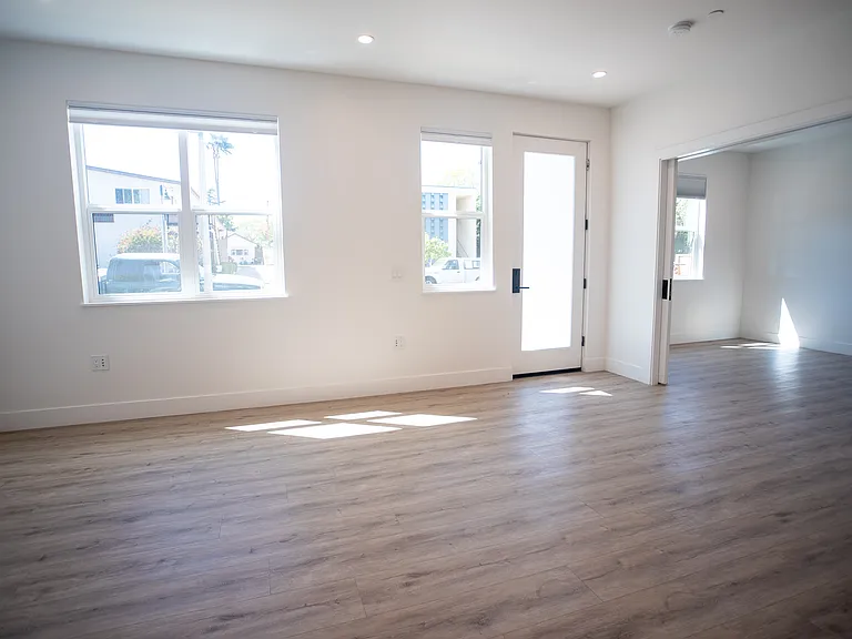 325 W Anapamu St #A — Photo 3
