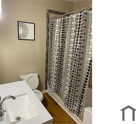 4th image of 2101 Belle Vue Way