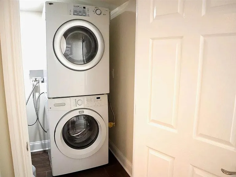 408 Woodlawn Ave #1 — Photo 15